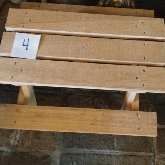 Squirrel corn picnic table novelty feeder gift - Picture 12 of 15